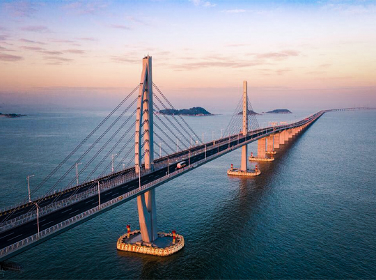 創(chuàng)世界之最！2.5個金字塔+2200萬方砂石用量，港珠澳大橋通過驗收