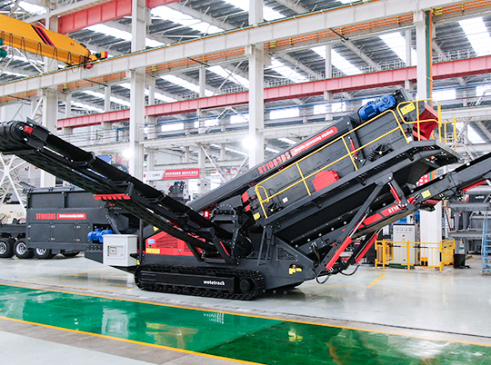 如何輕松應對礦山破碎篩分的場地限制和基建難題？履帶式移動破碎篩分站給你答案