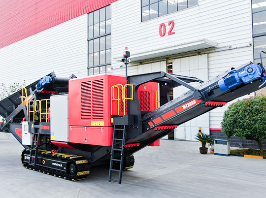 紅星履帶移動(dòng)破碎篩分站，行走的破碎制砂廠！無(wú)需基建，投資成本更低！