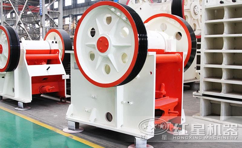 一小時200噸的石子破碎機多少錢？