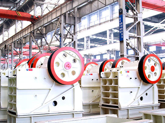 鄂式破碎機在制砂生產(chǎn)線當(dāng)中是一個必不可少的